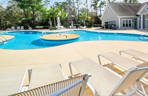 Vaught Apartment | NEW! Large 2BR Savannah Shores PoolPickleball