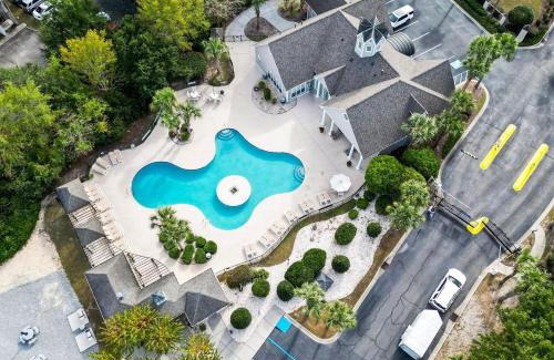 Vaught Apartment | NEW! Large 2BR Savannah Shores PoolPickleball