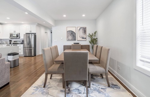 Belmont Cragin House | NEW! Large/Beautiful Home with 6BDS/4BTHS + Garage!