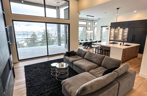 Central Okanagan House | New Large Luxury Home with Pool & Views