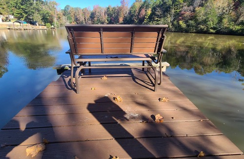 Mint Hill House | New Listing- 2.5 acres, spacious and newly-renovated home next to pond