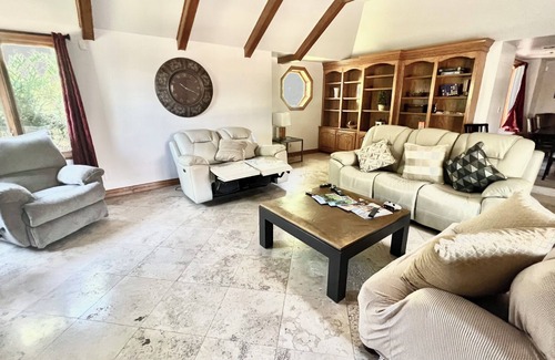 Chinatown House | NEW LISTING: 20% OFF! Tennis & Basketball Court + Game Room + Massive Pool Villa
