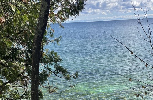Sturgeon Bay Cottage | New Listing! 2BR Waterfront Modernized Cottage on Clark Lake