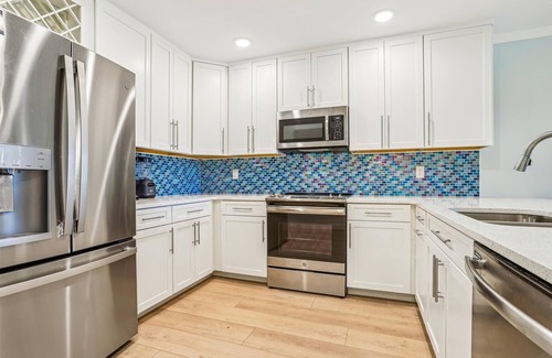 Duck Condo | New Listing - 3 BR Oceanfront Condo in Duck with pool