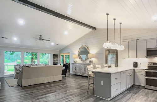 Northport House | New Listing! 5 Bed 5 Bath 20 Min to UA, Flat Lot on Lake Tuscaloosa