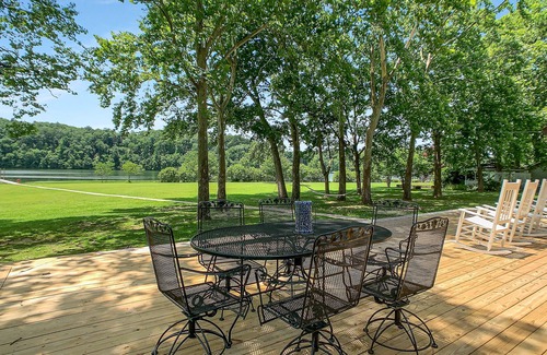 Northport House | New Listing! 5 Bed 5 Bath 20 Min to UA, Flat Lot on Lake Tuscaloosa