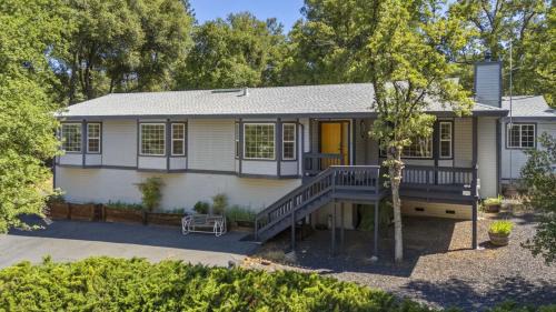 Groveland House | New Listing - 5bd 3ba Retreat for a large group