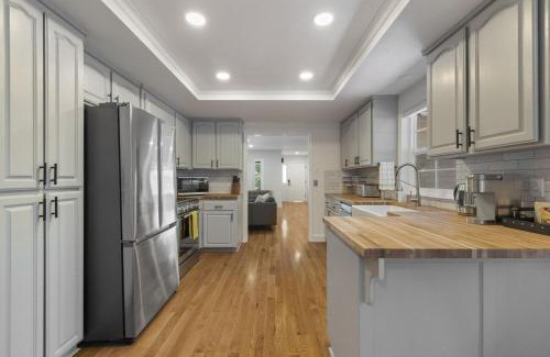 Groveland House | New Listing - 5bd 3ba Retreat for a large group