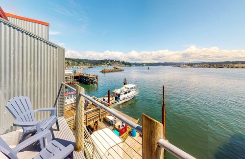 Historic Bayfront Apartment | New listing! Bayfront studio w/ jetted tub, fireplace & balcony - near the beach