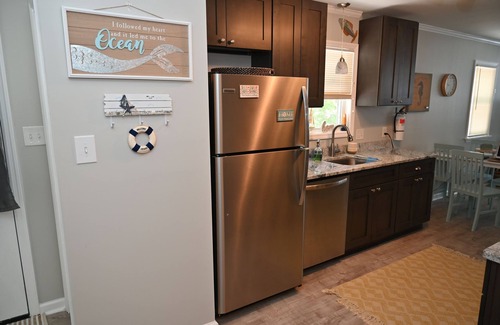 Villas Cottage | NEW LISTING! Beautiful Bayview Cottage a short walk to the beach