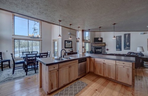 Lead Ski Chalet | NEW LISTING! Blackmoon 3 BR Chalet at Terry Peak with Outdoor Hot Tub - Sleeps 16 by RedAwning