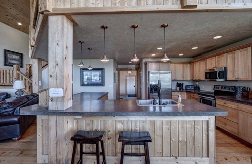 Lead Ski Chalet | NEW LISTING! Blackmoon 3 BR Chalet at Terry Peak with Outdoor Hot Tub - Sleeps 16 by RedAwning