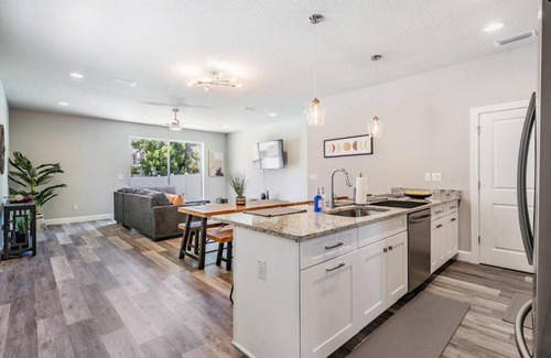 Sun Bay South House | New Listing Blissful Escape