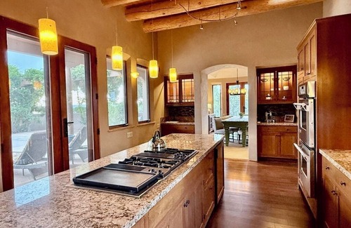 Las Campanas House | NEW LISTING - Bramasole - Mountain views, Pool, Hot Tub, 15 minutes to town.