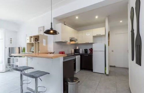 Vernier Apartment | New Listing! Bright & spacious 2 beds close by Ave. Jean Medecin & Nice-Ville