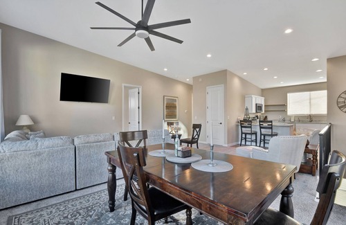 Diamond Valley House | *New Listing!* Central to Everything!