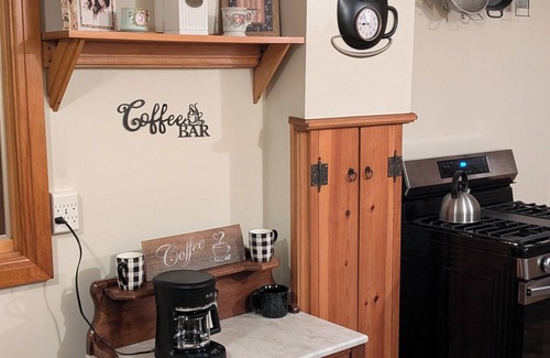 Little Lake Cottage | New Listing, Charming 2-bedroom cottage in Seney, White Birch Cottage