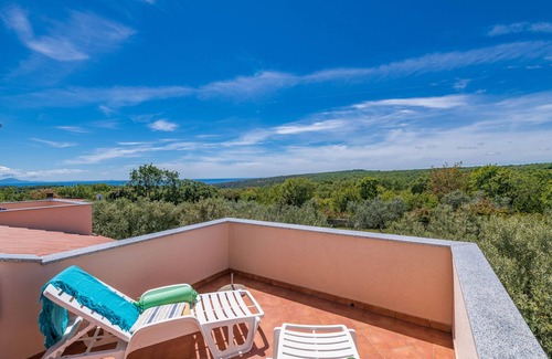 Peruski Apartment | New Listing! Comfortable apartment, 4 persons, with Adriatic sea view, quiet