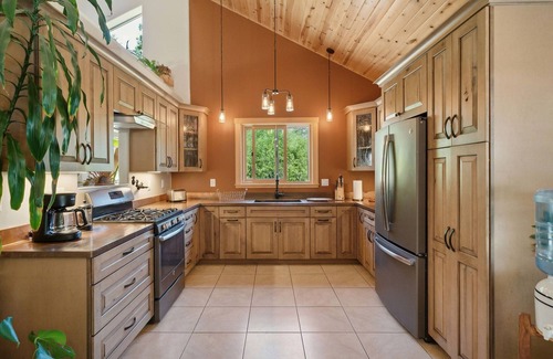 Freestone House | NEW LISTING! Compass Rose Reserve (2-Bedroom Home) by RedAwning