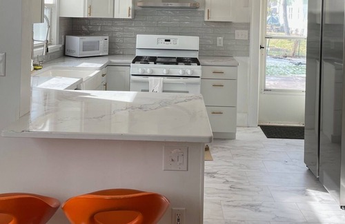 Hudson House | New listing! Cozy and Chic Hudson Getaway