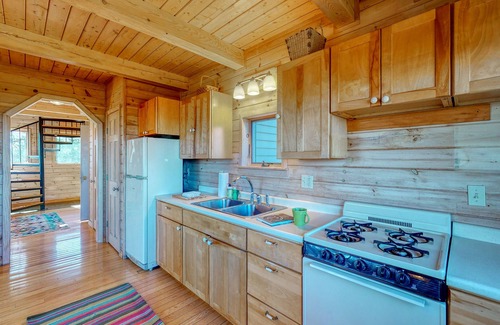 Northport House | New listing! Cozy and unique abode on 200 acres with sweeping views