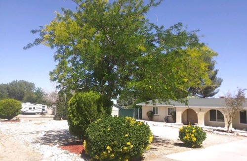 Victorville House | New listing! Entire home / outdoor enthusiast