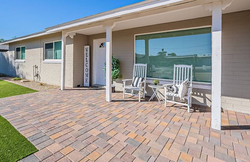 Security Acres House | 🌞NEW Listing🌞 Fiesta Cottage~ Pool🏊‍♀️ Foosball~ BBQ🍔 fire pit🔥 6 Adults+5 Kids