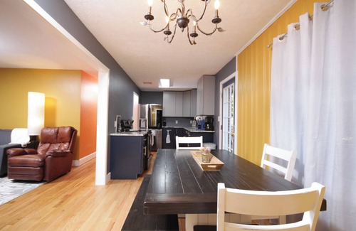 Lynchburg House | New Listing, Fresh 3-bedroom 2bath mid-term rental