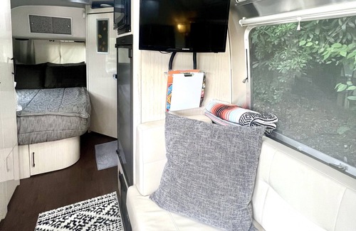 Hendersonville House | NEW LISTING! Glamping in the mountains by RedAwning
