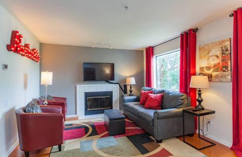 North Capitol Apartment | NEW LISTING GORGEOUS Downtown Nashville on the River Walk to ALL #2