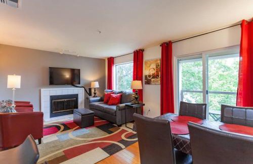 North Capitol Apartment | NEW LISTING GORGEOUS Downtown Nashville on the River Walk to ALL #2