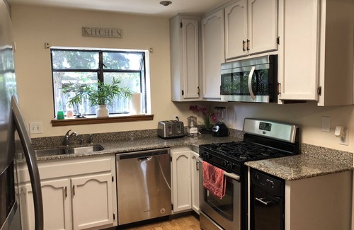 West San Jose House | NEW LISTING! GORGEOUS Pet Friendly HOME! Apple, Kaiser, Stanford, WALK 2 Shops!