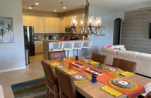 Fort Myers Condo | NEW LISTING! Ground level condo, 2 King Bdrm w/2 Ensuite Bathsnnnnnnn
