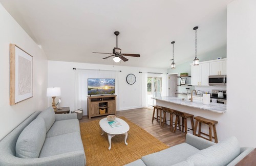 Tropic House | New Listing-Heart of Melbourne w/POOL