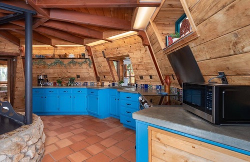 Coarsegold Cabin | New Listing- Hobbit House @ Yosemite w/spa/firepit/unique