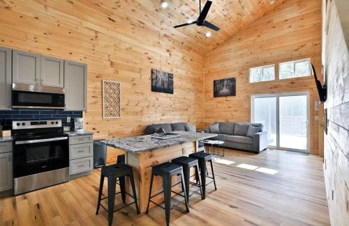 Logan House | New listing- Hocking Hills Modern Cabin