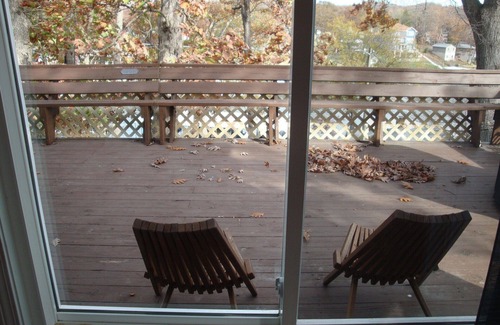 Sunrise Beach Cabin | NEW LISTING Lake view cabin, close to Captain Ron's Resort, Lake of the Ozarks