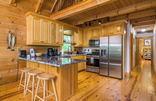 Dahlonega Cabin | New Listing! Lakeview Retreat-3-Bed/3-Bath/HotTub/Ping-Pong/Lake!