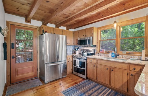 Big Canoe Cabin | New Listing Little Bear Lodge in Big Canoe