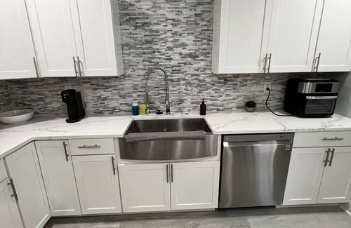 Goose Creek House | New Listing! Luxurious Remodeled Home! Discounts Available For 7 Nights Or More