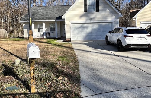 Goose Creek House | New Listing! Luxurious Remodeled Home! Discounts Available For 7 Nights Or More