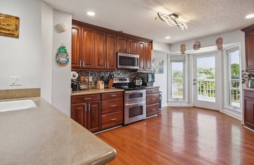 Ozona House | NEW LISTING! Luxurious Coastal Retreat w/ Private Pool by RedAwning