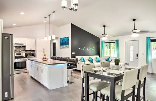 Keaau House | NEW LISTING! Luxury Hawaii Getaway: Close to Beach & Ocean by RedAwning