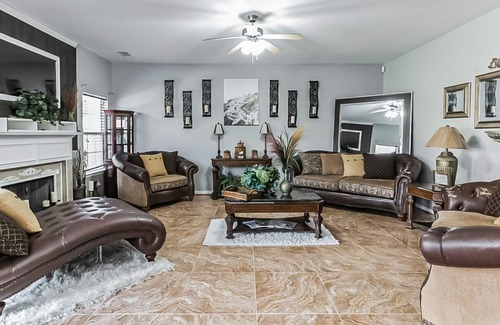 Inman House | NEW LISTING! Metro Atlanta Retreat - Near Atlanta Speedway by RedAwning