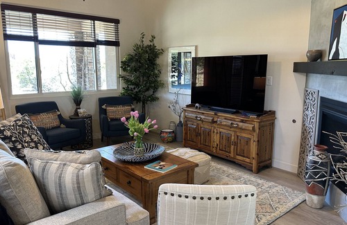 Santa Fe House | NEW LISTING: Modern Adobe styled sanctuary 10 minutes from downtown Santa Fe