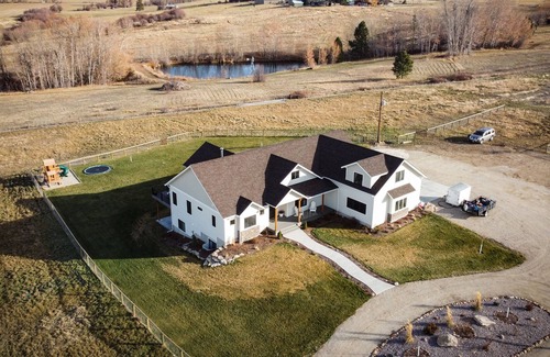 Corvallis House | NEW LISTING Montana Valley Executive Retreat