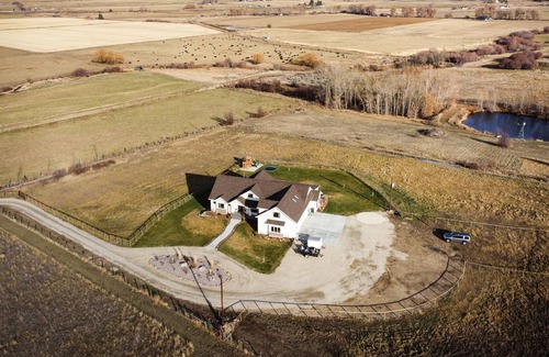 Corvallis House | NEW LISTING Montana Valley Executive Retreat