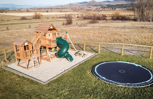 Corvallis House | NEW LISTING Montana Valley Executive Retreat