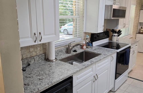Dunnellon House | New listing Pet friendly remodeled home offering private Rainbow River access