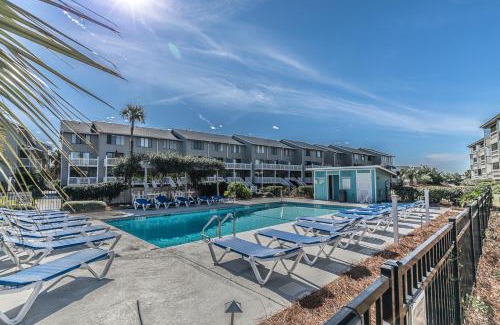Oceanmarsh Subdivision House | New Listing! - Pool and Ocean View - Harbor Island Beachhouse